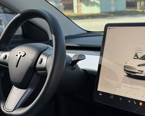 Білий Тесла Модель 3, об'ємом двигуна 0 л та пробігом 47 тис. км за 21500 $, фото 24 на Automoto.ua