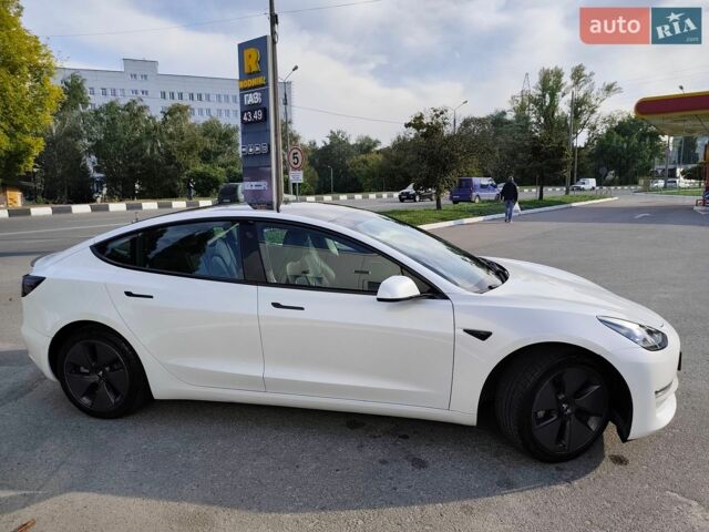 Білий Тесла Модель 3, об'ємом двигуна 0 л та пробігом 60 тис. км за 19500 $, фото 2 на Automoto.ua