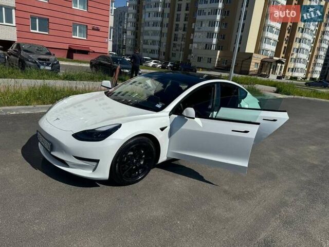 Белый Тесла Модель 3, объемом двигателя 0 л и пробегом 41 тыс. км за 22000 $, фото 2 на Automoto.ua