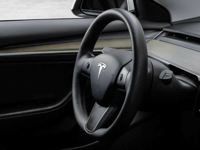 Білий Тесла Модель 3, об'ємом двигуна 0 л та пробігом 25 тис. км за 8906 $, фото 6 на Automoto.ua