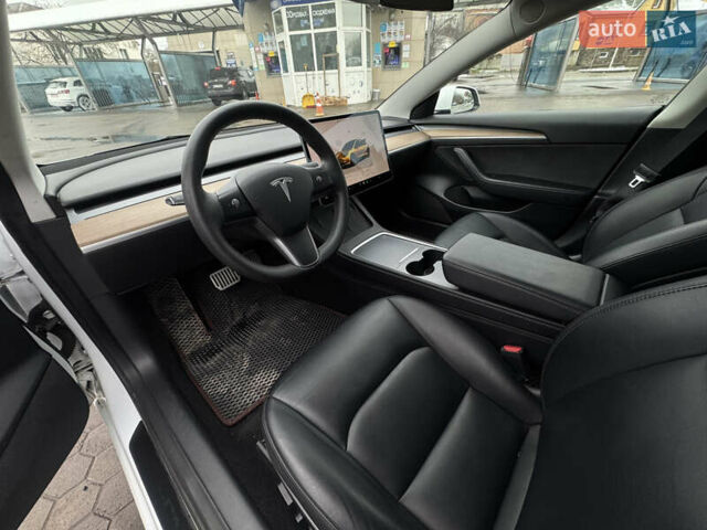 Білий Тесла Модель 3, об'ємом двигуна 0 л та пробігом 110 тис. км за 16900 $, фото 18 на Automoto.ua
