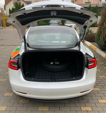 Білий Тесла Модель 3, об'ємом двигуна 0 л та пробігом 77 тис. км за 24000 $, фото 6 на Automoto.ua