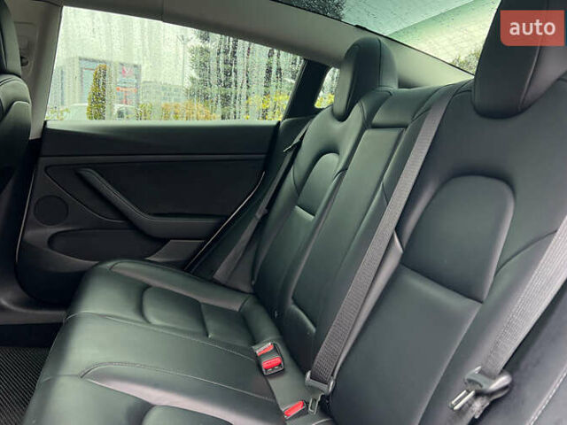 Білий Тесла Модель 3, об'ємом двигуна 0 л та пробігом 33 тис. км за 21300 $, фото 17 на Automoto.ua