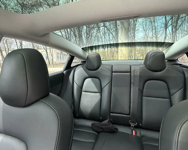 Белый Тесла Модель 3, объемом двигателя 0 л и пробегом 112 тыс. км за 21500 $, фото 1 на Automoto.ua