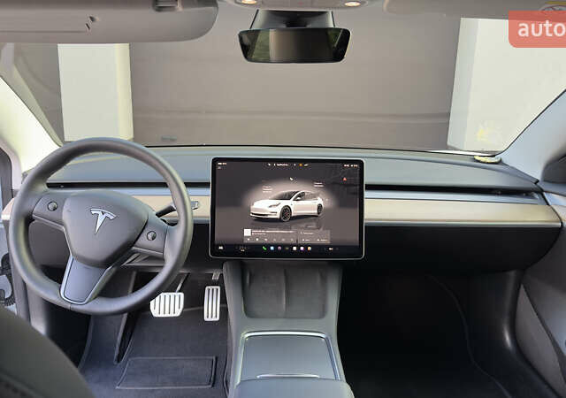 Білий Тесла Модель 3, об'ємом двигуна 0 л та пробігом 65 тис. км за 33500 $, фото 10 на Automoto.ua