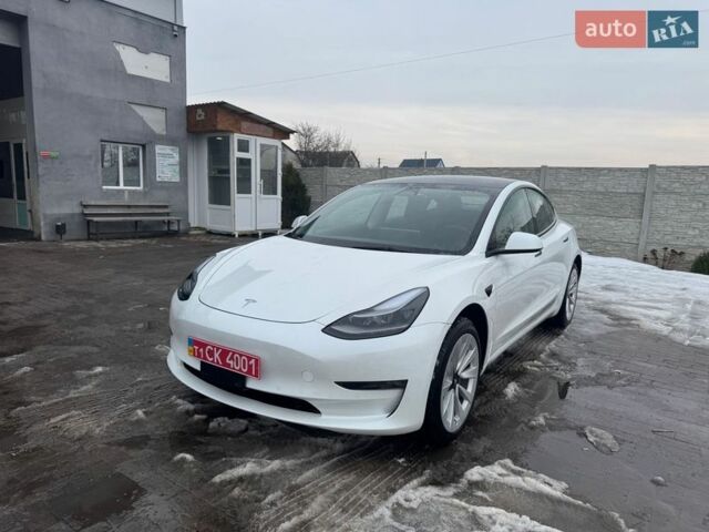 Белый Тесла Модель 3, объемом двигателя 0 л и пробегом 31 тыс. км за 23500 $, фото 7 на Automoto.ua