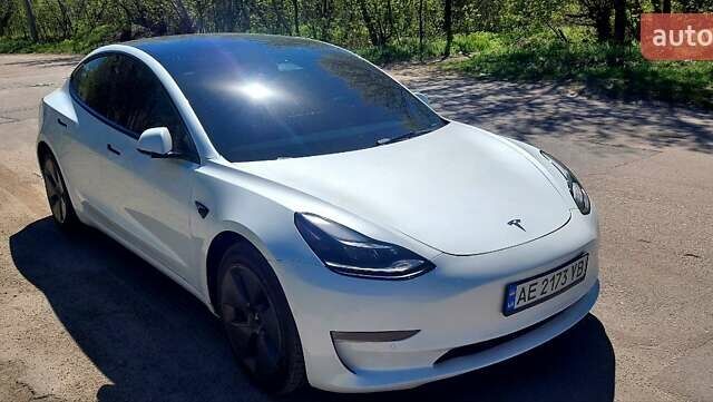 Белый Тесла Модель 3, объемом двигателя 0 л и пробегом 39 тыс. км за 25900 $, фото 11 на Automoto.ua