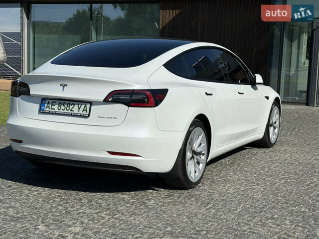 Белый Тесла Модель 3, объемом двигателя 0 л и пробегом 13 тыс. км за 22900 $, фото 4 на Automoto.ua