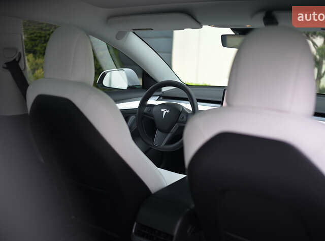 Білий Тесла Модель 3, об'ємом двигуна 0 л та пробігом 71 тис. км за 21200 $, фото 17 на Automoto.ua