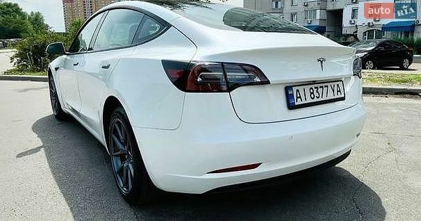Белый Тесла Модель 3, объемом двигателя 0 л и пробегом 40 тыс. км за 15700 $, фото 5 на Automoto.ua