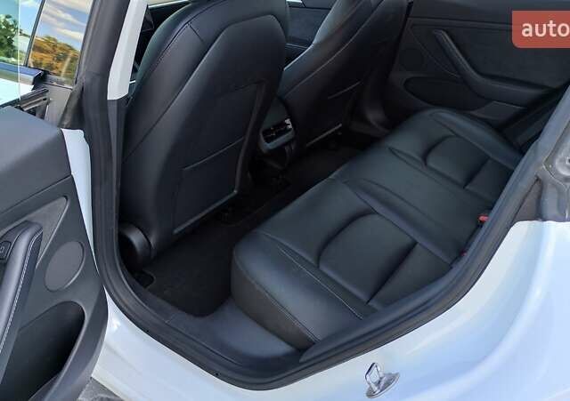 Тесла Модель 3 2022 в Киеве на Automoto.ua Белый Тесла Модель 3, объемом двигателя 0 л и пробегом 58 тыс. км за 25700 $, фото 13 на Automoto.ua