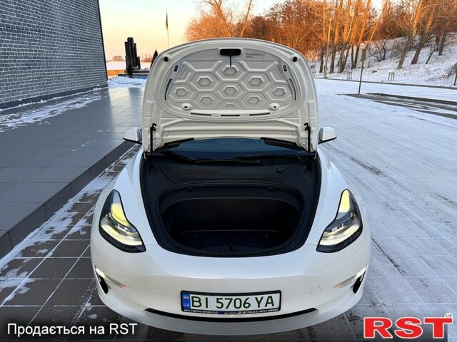 Білий Тесла Модель 3, об'ємом двигуна 0 л та пробігом 12900 тис. км за 21999 $, фото 10 на Automoto.ua