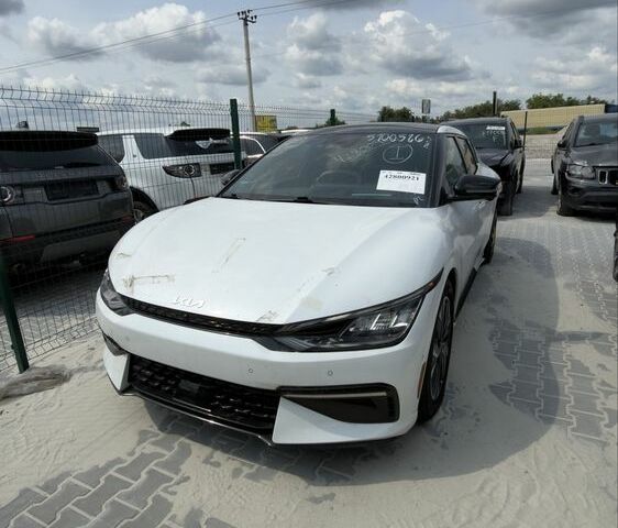 Белый Тесла Модель 3, объемом двигателя 0 л и пробегом 133 тыс. км за 14482 $, фото 23 на Automoto.ua