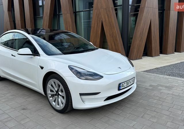 Белый Тесла Модель 3, объемом двигателя 0 л и пробегом 130 тыс. км за 18499 $, фото 14 на Automoto.ua