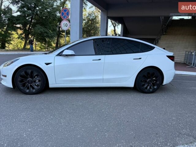 Белый Тесла Модель 3, объемом двигателя 0 л и пробегом 121 тыс. км за 18500 $, фото 3 на Automoto.ua