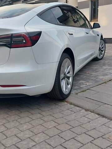 Білий Тесла Модель 3, об'ємом двигуна 0 л та пробігом 35 тис. км за 21800 $, фото 3 на Automoto.ua