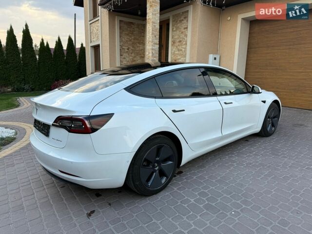Белый Тесла Модель 3, объемом двигателя 0 л и пробегом 99 тыс. км за 23500 $, фото 23 на Automoto.ua