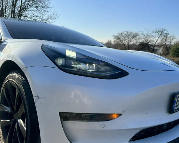 Білий Тесла Модель 3, об'ємом двигуна 0 л та пробігом 98 тис. км за 22000 $, фото 11 на Automoto.ua