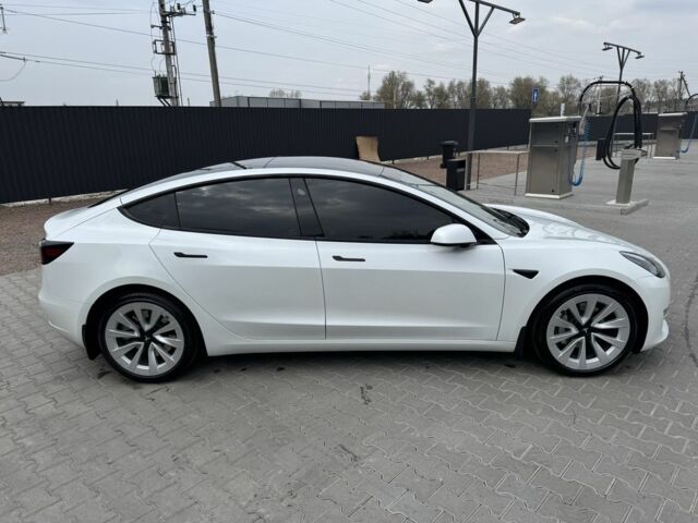 Білий Тесла Модель 3, об'ємом двигуна 0 л та пробігом 43 тис. км за 20850 $, фото 3 на Automoto.ua