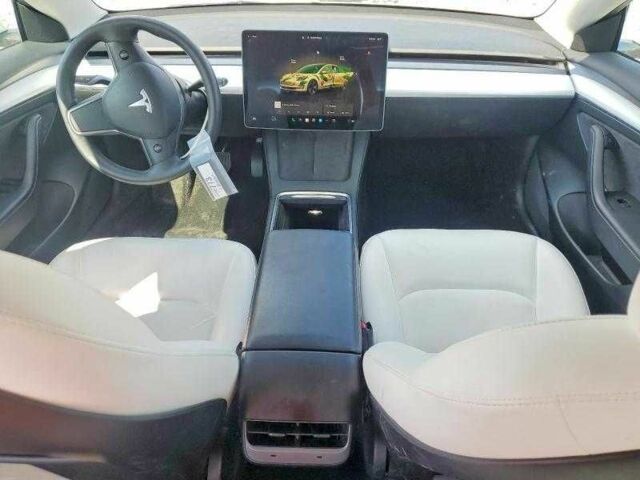 Белый Тесла Модель 3, объемом двигателя 0 л и пробегом 80 тыс. км за 13900 $, фото 9 на Automoto.ua