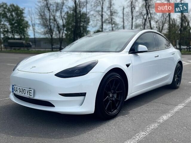 Белый Тесла Модель 3, объемом двигателя 0 л и пробегом 68 тыс. км за 24900 $, фото 6 на Automoto.ua