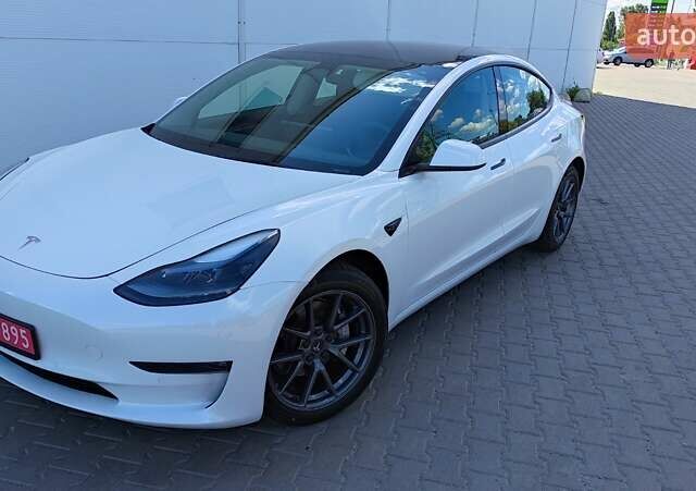 Білий Тесла Модель 3, об'ємом двигуна 0 л та пробігом 58 тис. км за 25700 $, фото 6 на Automoto.ua