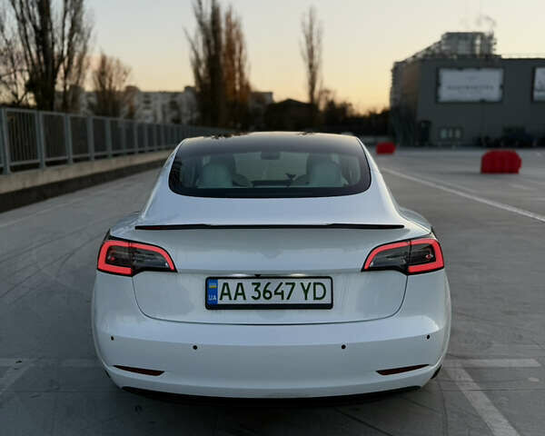 Белый Тесла Модель 3, объемом двигателя 0 л и пробегом 77 тыс. км за 25000 $, фото 5 на Automoto.ua