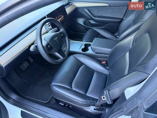 Белый Тесла Модель 3, объемом двигателя 0 л и пробегом 121 тыс. км за 18500 $, фото 12 на Automoto.ua