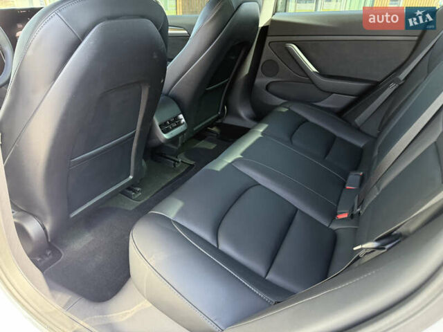 Белый Тесла Модель 3, объемом двигателя 0 л и пробегом 13 тыс. км за 22900 $, фото 18 на Automoto.ua