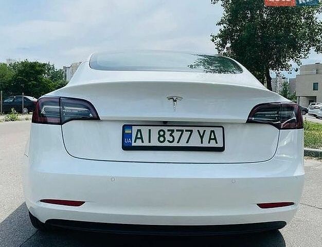 Белый Тесла Модель 3, объемом двигателя 0 л и пробегом 40 тыс. км за 15700 $, фото 4 на Automoto.ua