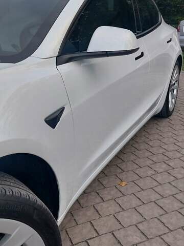 Білий Тесла Модель 3, об'ємом двигуна 0 л та пробігом 35 тис. км за 21800 $, фото 2 на Automoto.ua