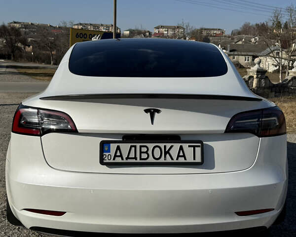Білий Тесла Модель 3, об'ємом двигуна 0 л та пробігом 47 тис. км за 21500 $, фото 10 на Automoto.ua
