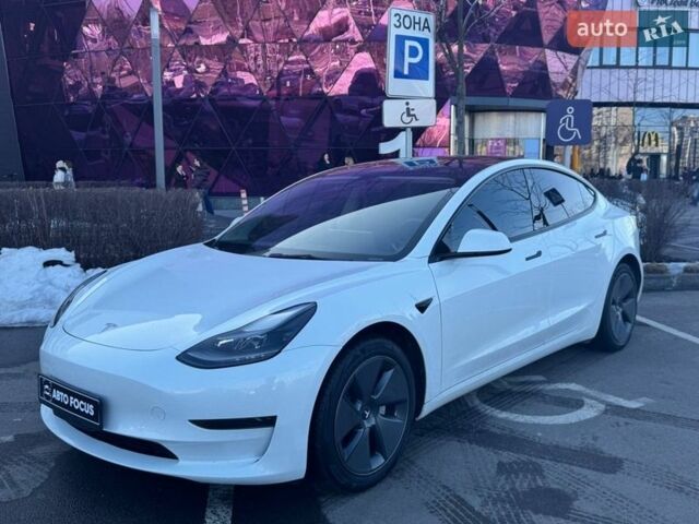 Білий Тесла Модель 3, об'ємом двигуна 0 л та пробігом 102 тис. км за 26490 $, фото 3 на Automoto.ua