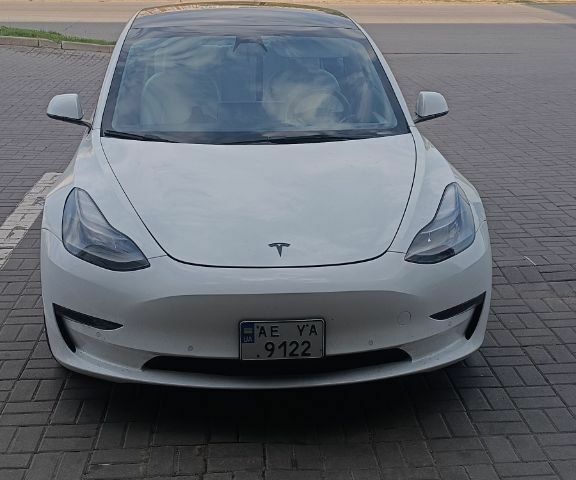 Білий Тесла Модель 3, об'ємом двигуна 0 л та пробігом 110 тис. км за 24500 $, фото 3 на Automoto.ua