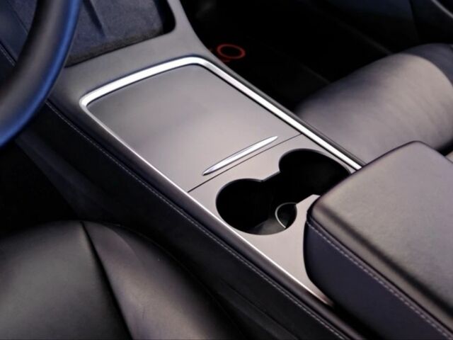 Білий Тесла Модель 3, об'ємом двигуна 0 л та пробігом 60 тис. км за 19000 $, фото 5 на Automoto.ua