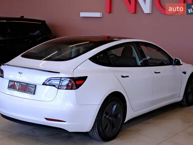 Белый Тесла Модель 3, объемом двигателя 0 л и пробегом 60 тыс. км за 19900 $, фото 13 на Automoto.ua