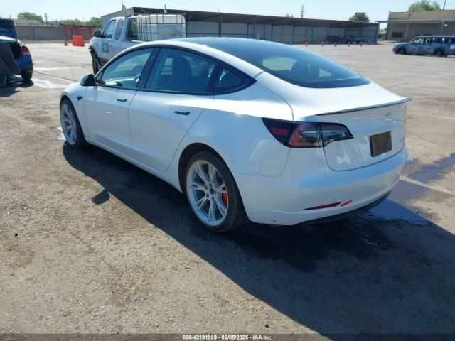 Белый Тесла Модель 3, объемом двигателя 0 л и пробегом 38 тыс. км за 10300 $, фото 3 на Automoto.ua