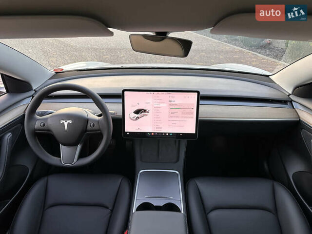 Белый Тесла Модель 3, объемом двигателя 0 л и пробегом 1 тыс. км за 37999 $, фото 77 на Automoto.ua