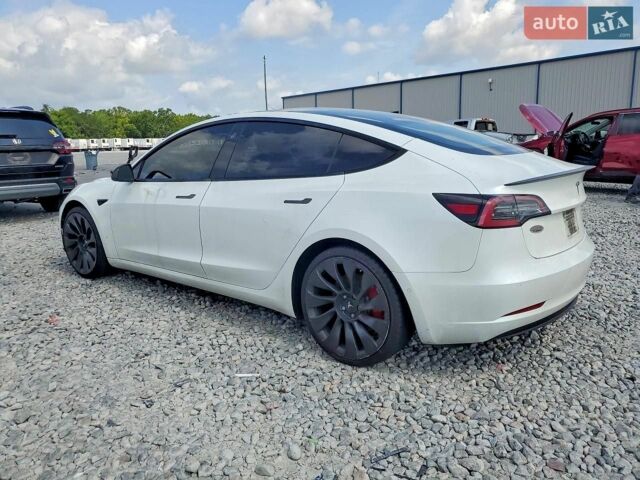 Белый Тесла Модель 3, объемом двигателя 0 л и пробегом 130 тыс. км за 5500 $, фото 1 на Automoto.ua