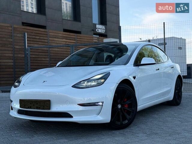 Белый Тесла Модель 3, объемом двигателя 0 л и пробегом 95 тыс. км за 19900 $, фото 2 на Automoto.ua