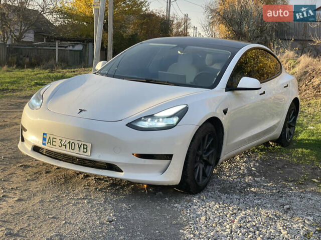 Белый Тесла Модель 3, объемом двигателя 0 л и пробегом 77 тыс. км за 19000 $, фото 4 на Automoto.ua