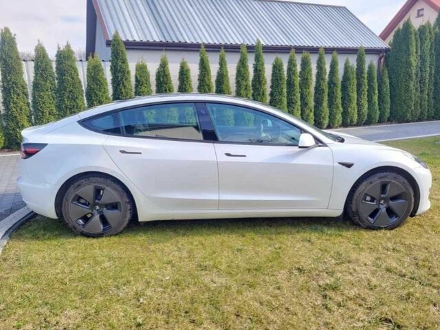 Белый Тесла Модель 3, объемом двигателя 0 л и пробегом 48 тыс. км за 12500 $, фото 7 на Automoto.ua