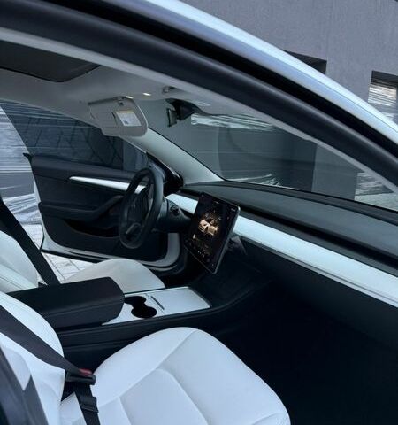 Білий Тесла Модель 3, об'ємом двигуна 0 л та пробігом 149 тис. км за 17200 $, фото 16 на Automoto.ua