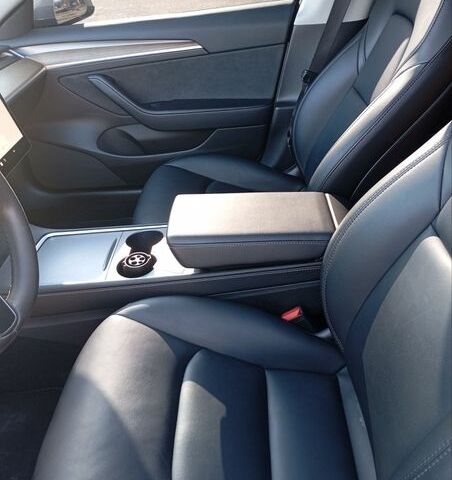 Білий Тесла Модель 3, об'ємом двигуна 0 л та пробігом 56 тис. км за 24500 $, фото 7 на Automoto.ua