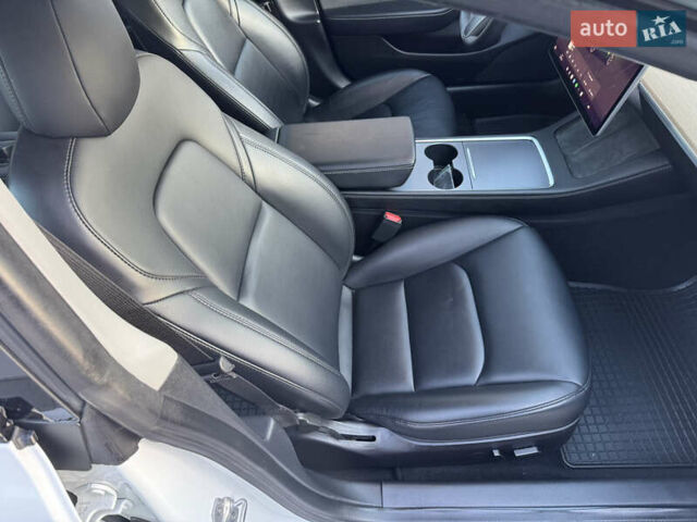 Білий Тесла Модель 3, об'ємом двигуна 0 л та пробігом 129 тис. км за 21999 $, фото 12 на Automoto.ua