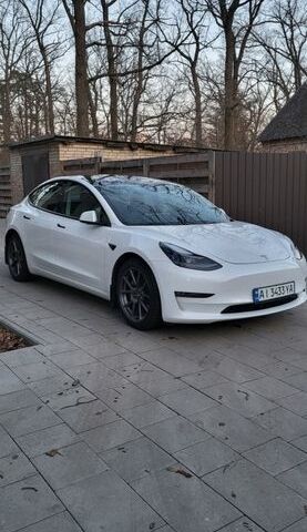 Белый Тесла Модель 3, объемом двигателя 0 л и пробегом 70 тыс. км за 19200 $, фото 3 на Automoto.ua