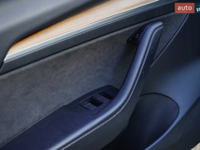 Білий Тесла Модель 3, об'ємом двигуна 0 л та пробігом 33 тис. км за 19499 $, фото 12 на Automoto.ua