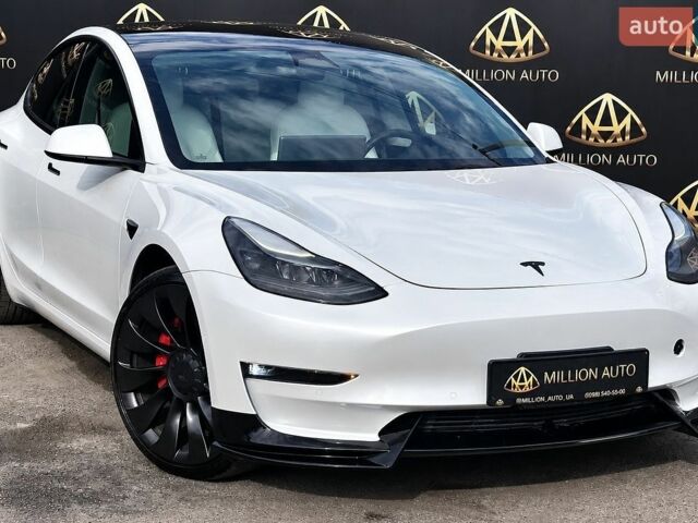Белый Тесла Модель 3, объемом двигателя 0 л и пробегом 57 тыс. км за 26700 $, фото 8 на Automoto.ua
