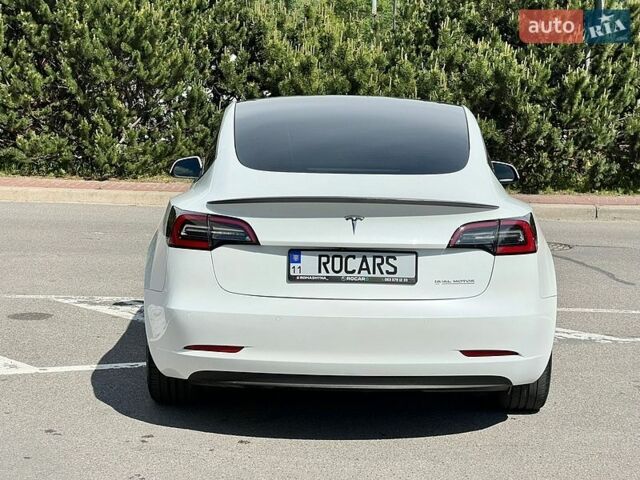 Белый Тесла Модель 3, объемом двигателя 0 л и пробегом 39 тыс. км за 24500 $, фото 13 на Automoto.ua