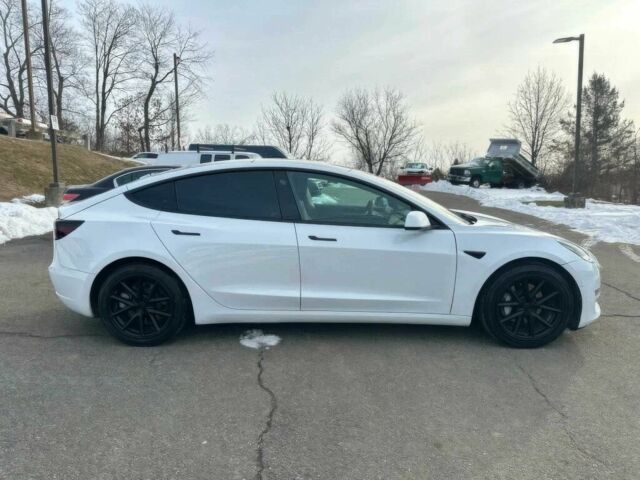 Білий Тесла Модель 3, об'ємом двигуна 0 л та пробігом 21 тис. км за 10500 $, фото 2 на Automoto.ua